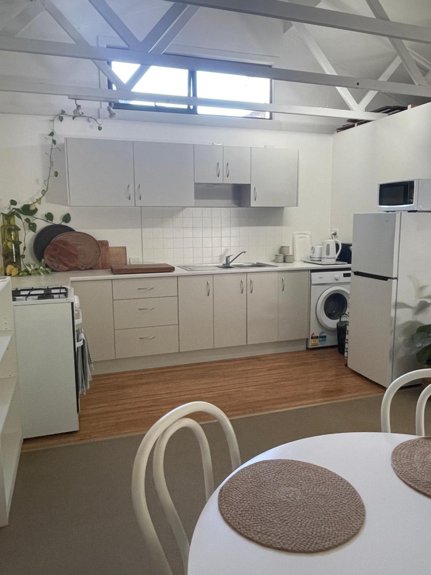 Lilli Pilli Guesthouse 拜伦湾 外观 照片