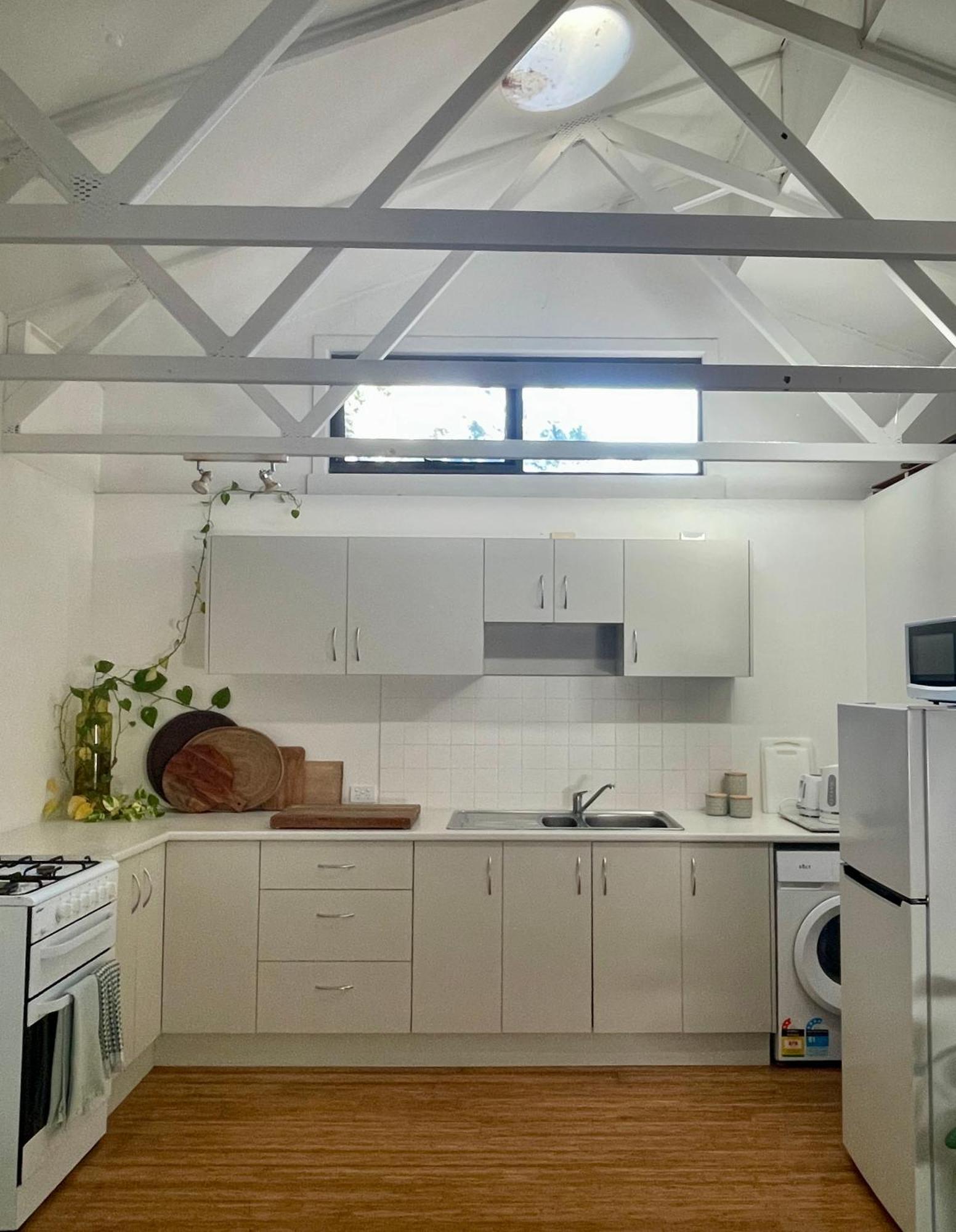 Lilli Pilli Guesthouse 拜伦湾 外观 照片